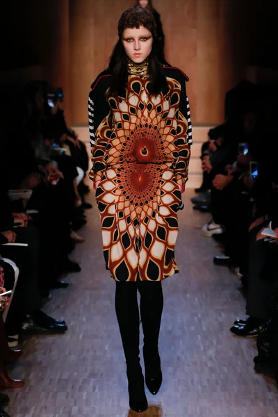 Look 6